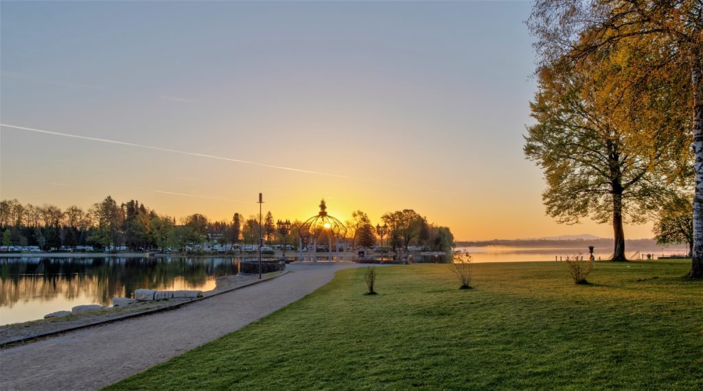 Strand-Camping-Waging-See-Badepark-Pavillon