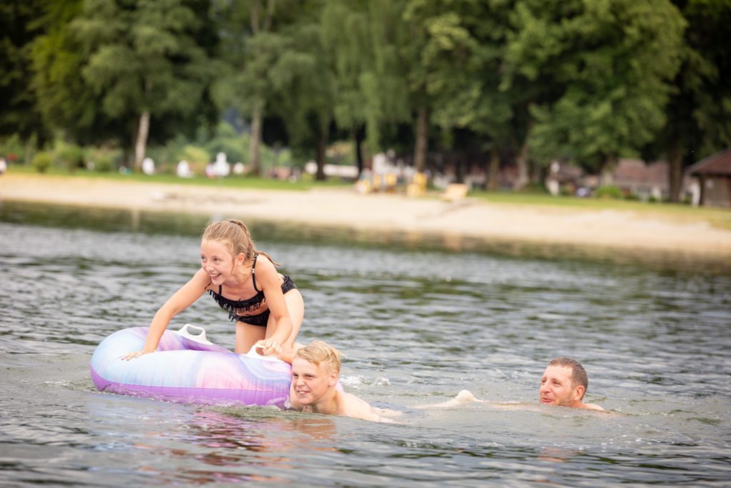 Strand-Camping-Waging-See-Kinder-Badepark