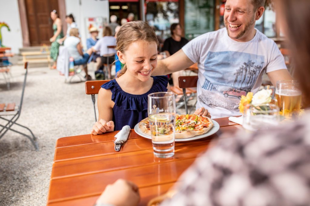 Strand-Camping-Waging-Biergarten-Pizza-Kiosk