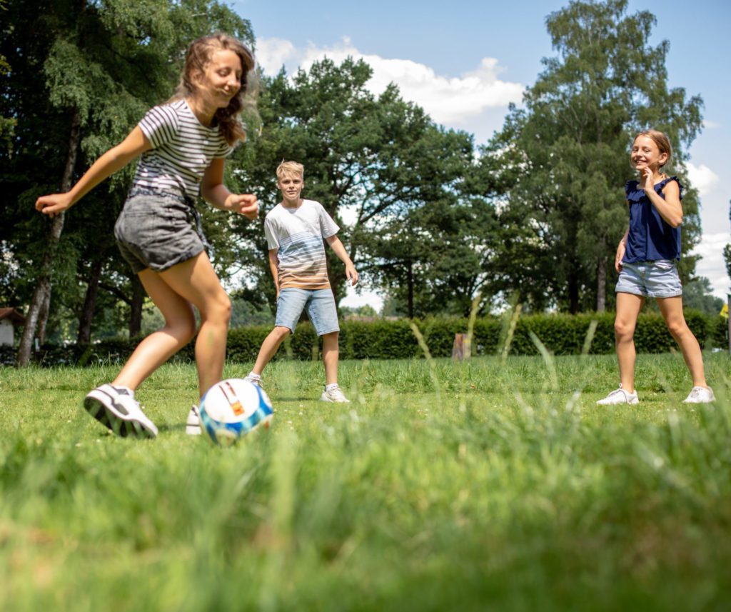 Strand-Camping-Waging-Fussball