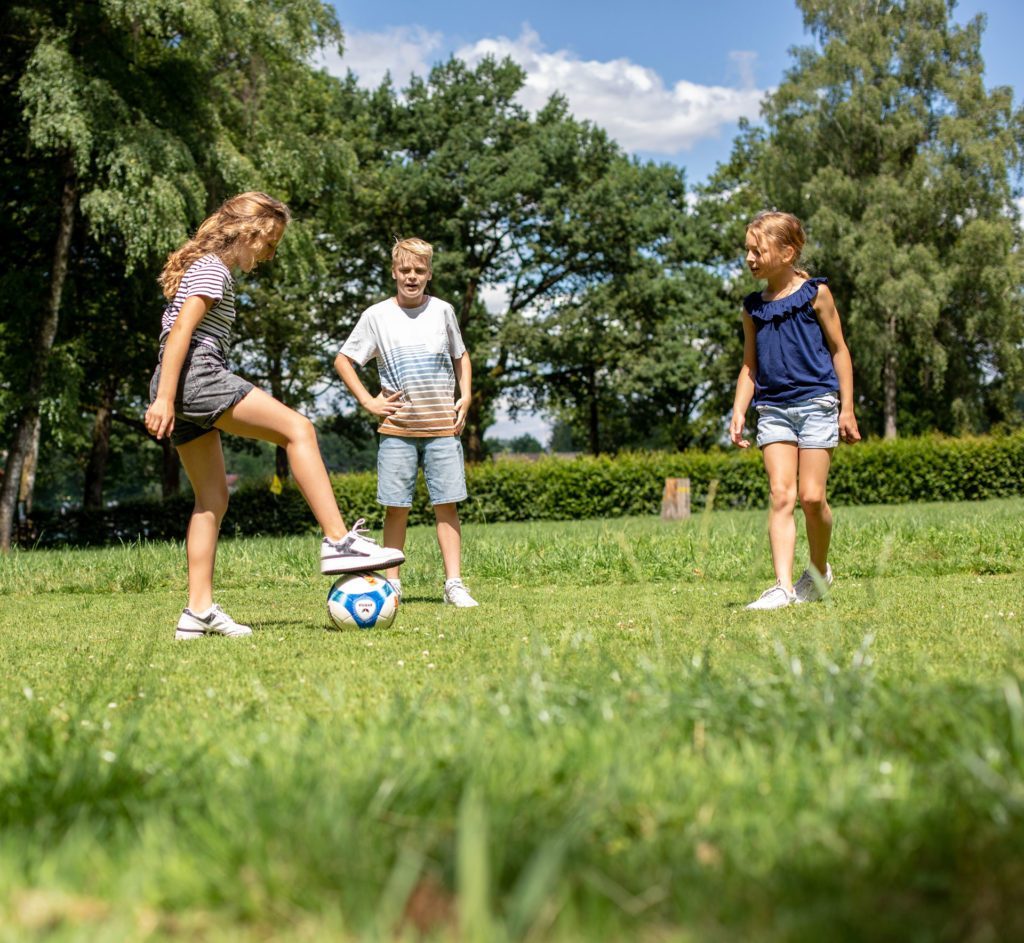 Strand-Camping-Waging-Fussball