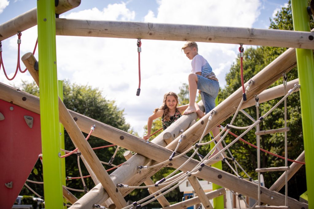 Strand-Camping-Waging-Spielplatz-Kinder