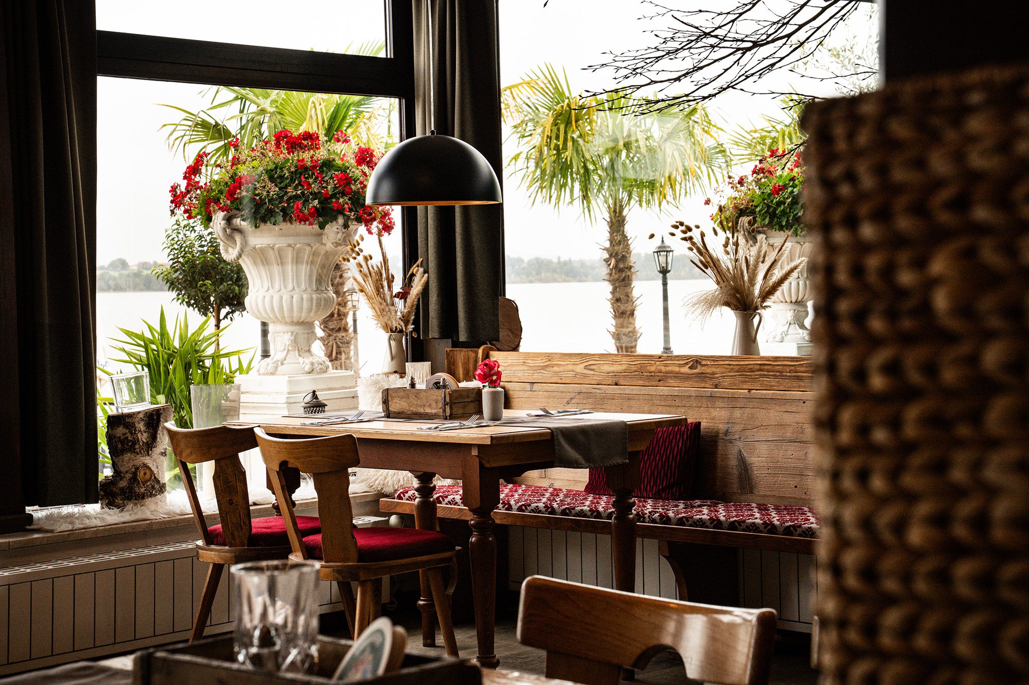 Strandwirt_cJosip-Bosnjak-waging-wirtshaus-raeume-seeblick